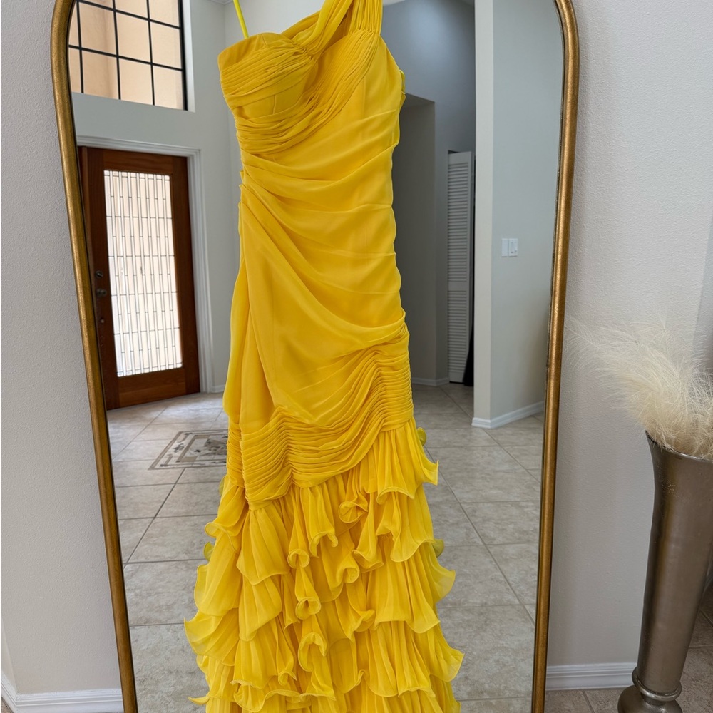 Elegant Yellow Evening Dress